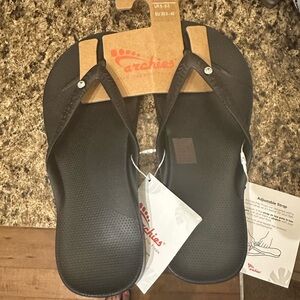 Archie’s flip flops women’s size 8
